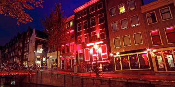 Ban on Outdoor Pot Smoking in Amsterdam’s Red Light District To Begin This Month