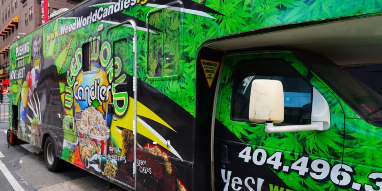 NY State Senator Urges Aggressive Action on Unlicensed Cannabis Shops