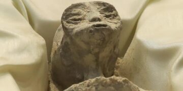 Three-Fingered ‘Alien Corpses’ Unveiled to Mexican Congress Amid Heavy Skepticism
