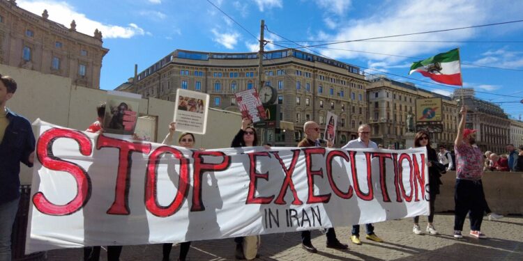 Iran Hangs Nine Convicted Drug Traffickers