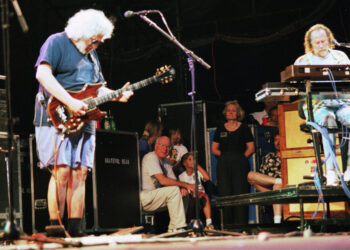 Grateful Dead Break Billboard Record Almost 30 Years After Disbanding