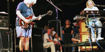 Grateful Dead Break Billboard Record Almost 30 Years After Disbanding