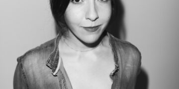 Comedian Dina Hashem Senses a Gulf