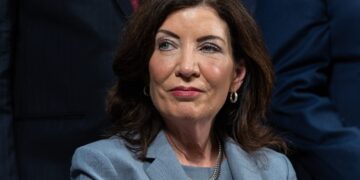 New York Governor Calls On Websites To Stop Promoting Unlicensed Weed Shops